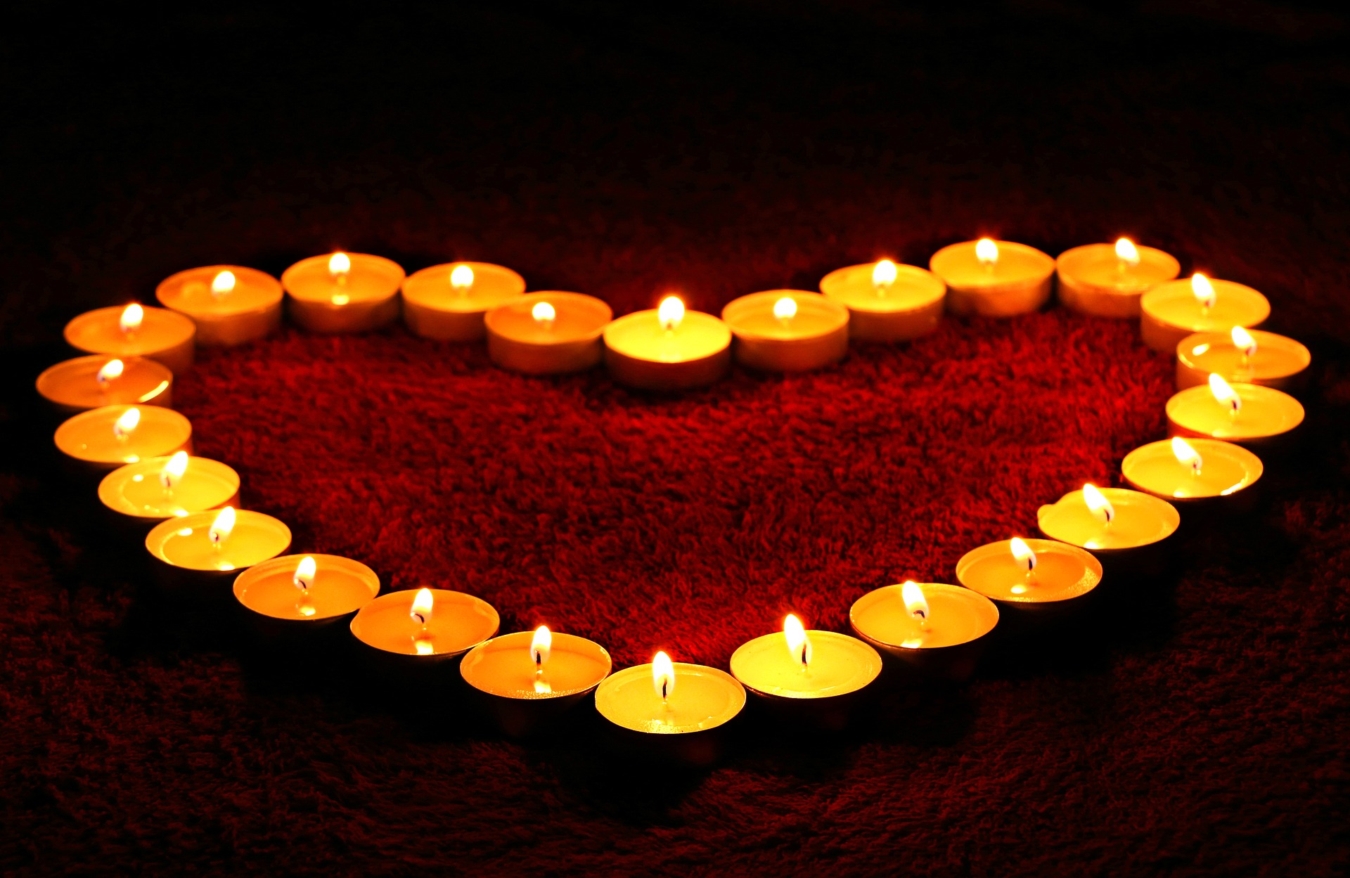 candles-1645551_1920.jpg