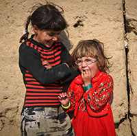girls laughing cute crop 200