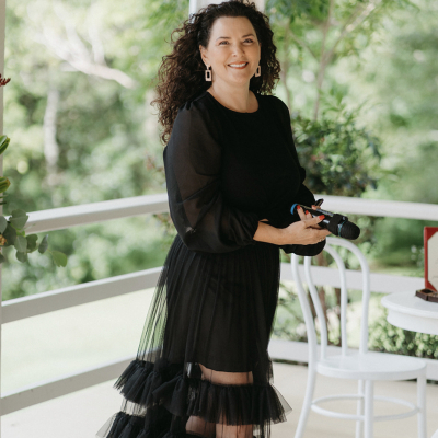 thumb_suzanne-riley-marriage-celebrant-photo-luke-middlemiss-copy